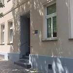 Am Bahnhof *
